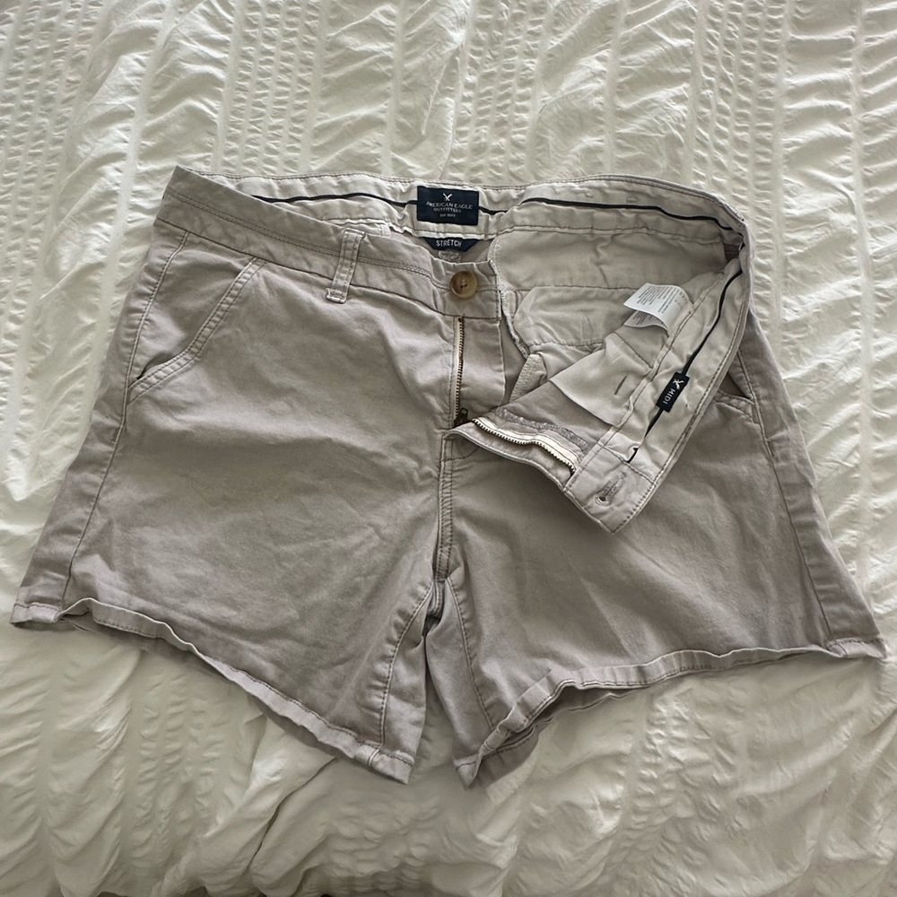 American Eagle Outfitters Tan Cargo Shorts Casual Style